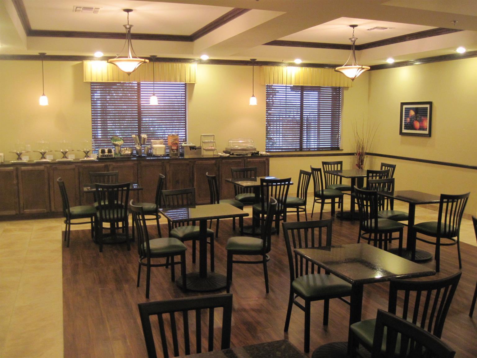 Best Western Plus Emory At Lake Fork Inn & Suites Restaurant photo